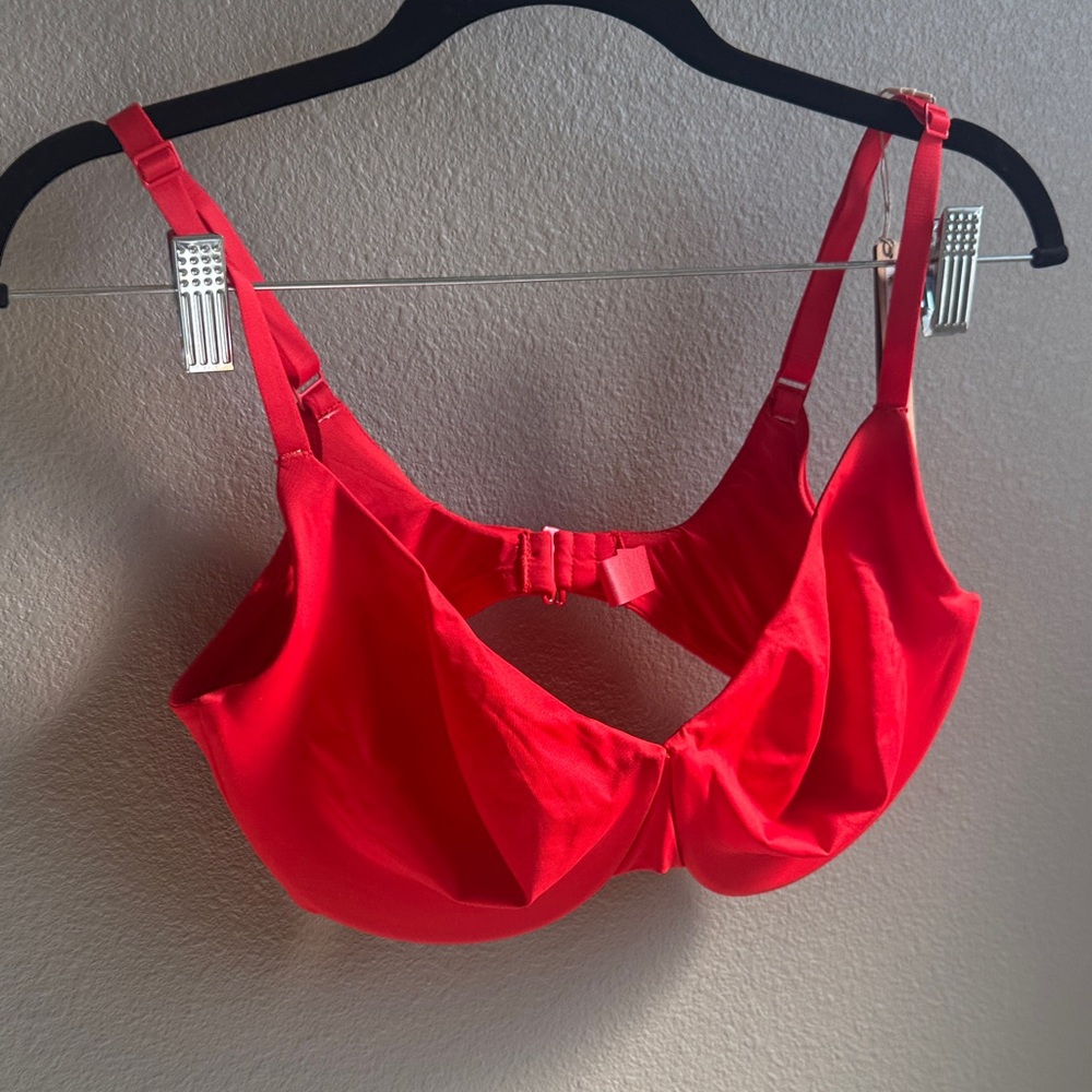 NWT Skims full coverage bikini top